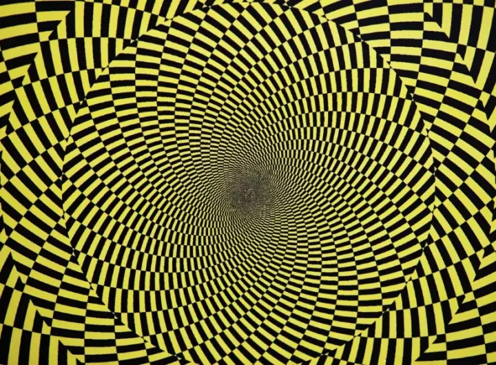 optical_illusion_black_and_yellow_pattern_-_iStock-846480386.webp